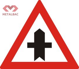 Intersecție cu un drum fără prioritate, A35, A38, A39