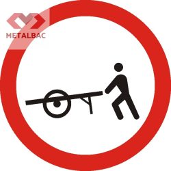 Accesul interzis vehiculelor împinse sau trase cu mâna, C12